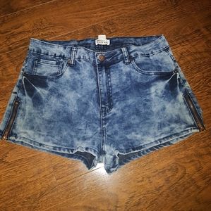 Stretchy jean shorts